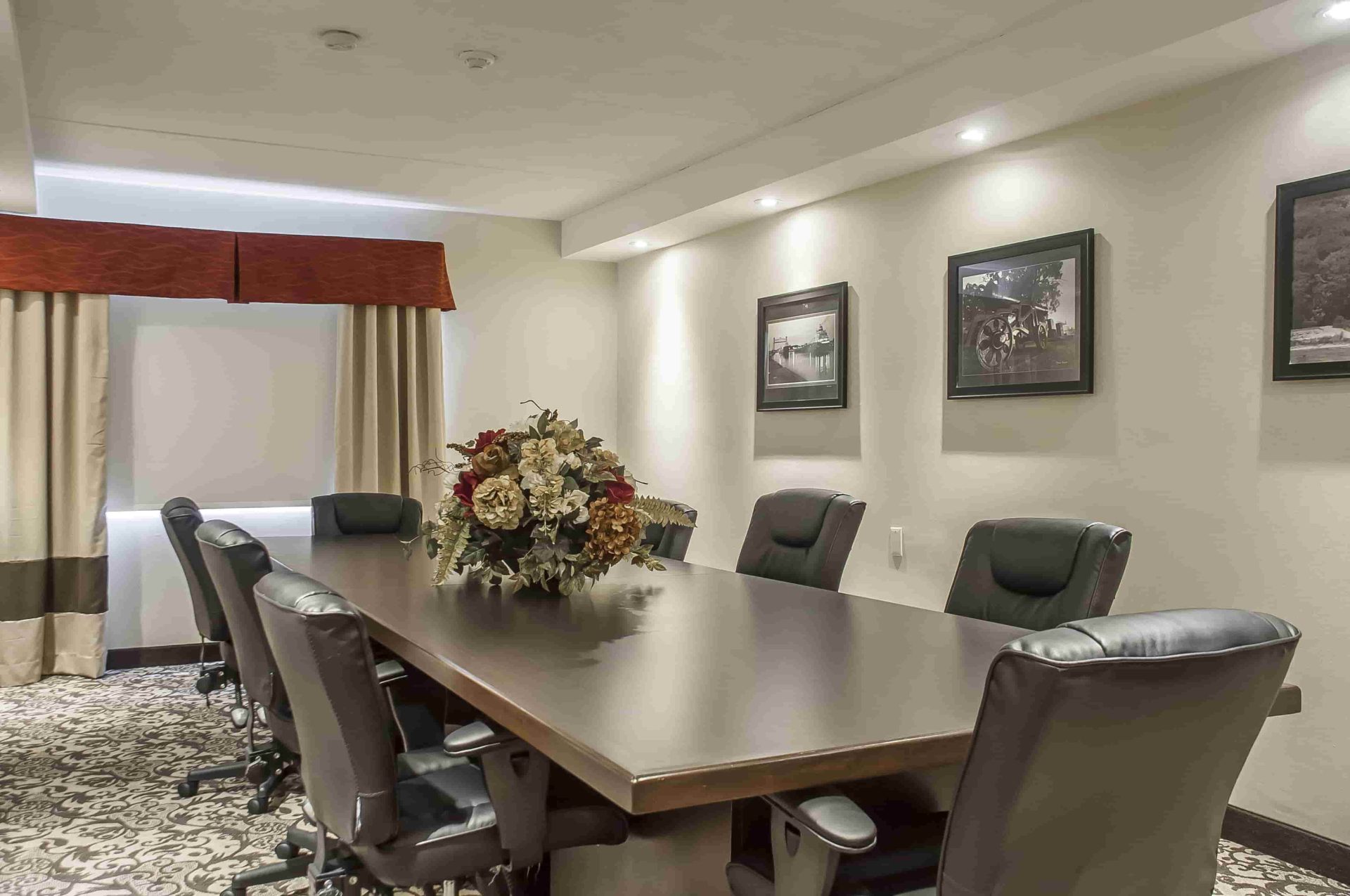 Comfort Inn Fort Erie boardroom