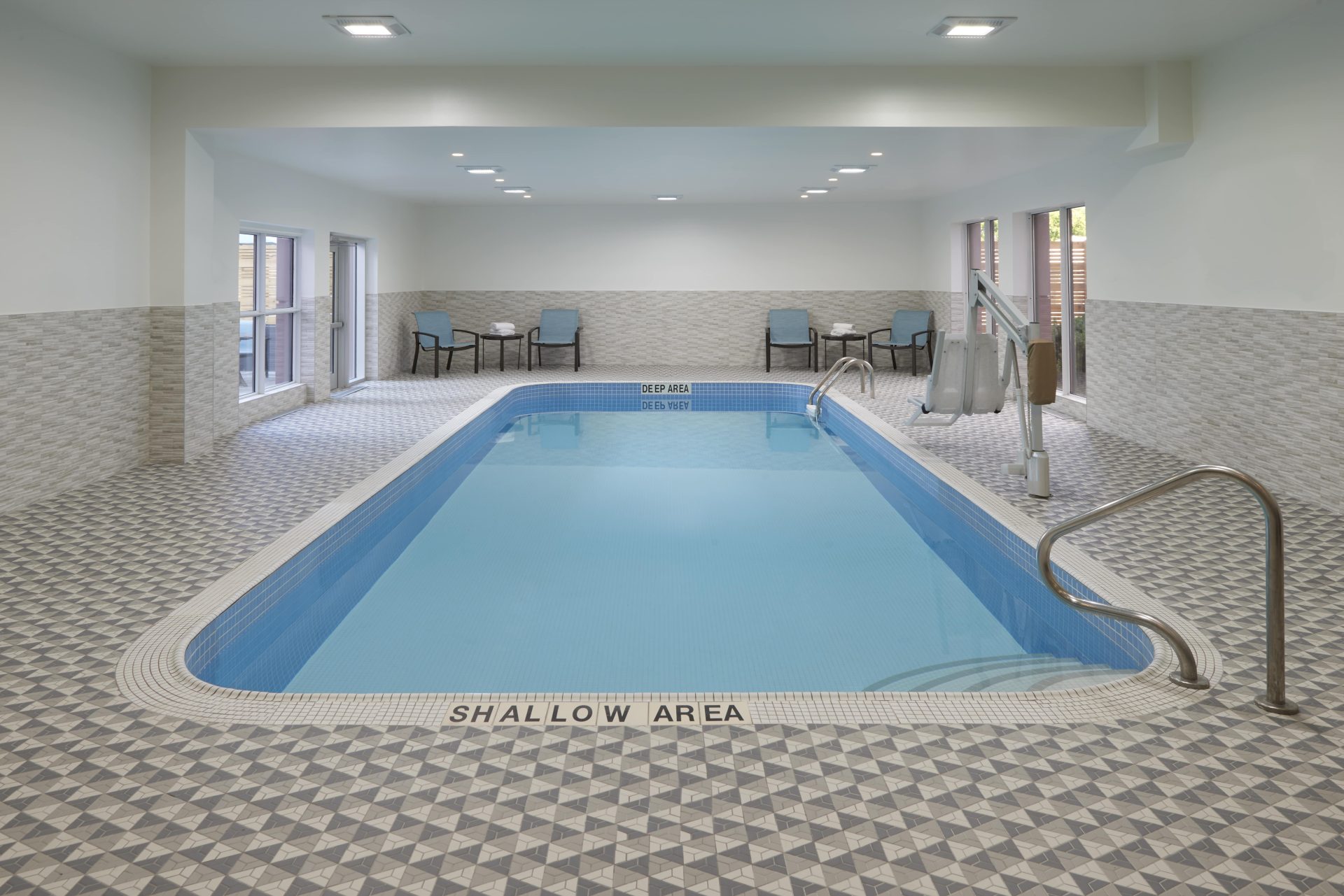 Fairfield Niagara Falls indoor pool