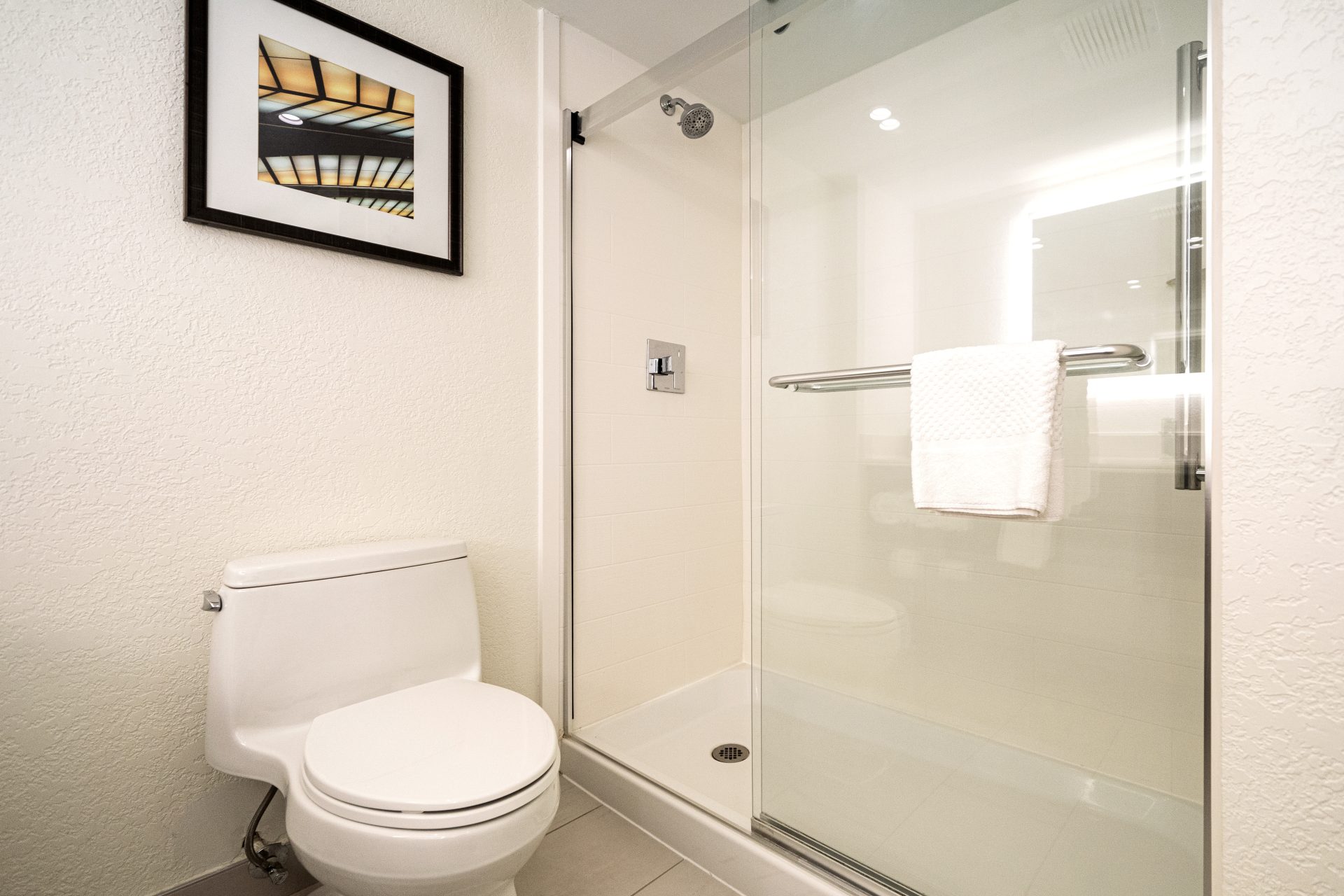 DoubleTree by Hilton Kitchener Washroom