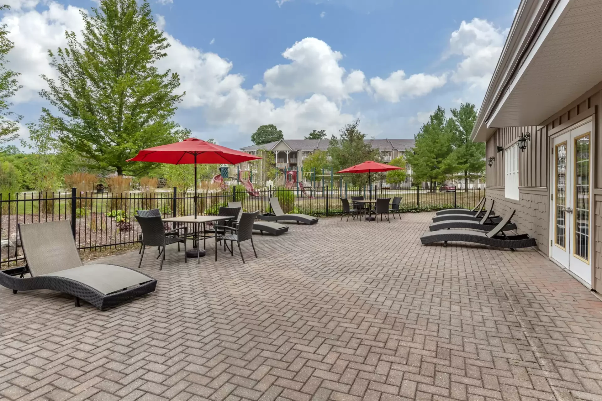 Carriage Ridge Resort outdoor seating and lounge chairs
