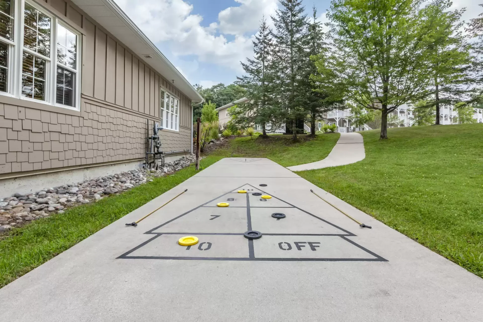 Carriage Ridge Resort outdoor game area